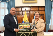 En una ceremonia en la sede de la Cancillería del Ecuador, de este 30 de abril, los volcanes ecuatorianos Tungurahua y Napo Sumaco fueron designados oficialmente como Geoparques Mundiales de la Organización de las Naciones Unidas para la Educación, la Ciencia y la Cultura (Unesco).