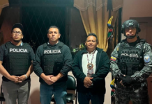OPERATIVO. La madrugada de este miércoles se llevó a cabo un operativo de desalojo en la sede de la Federación Interprovincial de Centros Shuar (FICSH), ubicada en el cantón Sucúa, provincia de Morona Santiago. La acción se desarrolló en el edificio conocido como “la Casa Grande”, que había sido ocupado en los últimos meses por una directiva paralela encabezada por Domingo Ankuash.