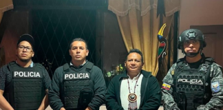 OPERATIVO. La madrugada de este miércoles se llevó a cabo un operativo de desalojo en la sede de la Federación Interprovincial de Centros Shuar (FICSH), ubicada en el cantón Sucúa, provincia de Morona Santiago. La acción se desarrolló en el edificio conocido como “la Casa Grande”, que había sido ocupado en los últimos meses por una directiva paralela encabezada por Domingo Ankuash.