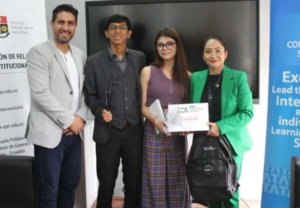 Lo que empezó como una tarea académica para sumar puntos adicionales terminó convirtiéndose en una travesía para enfrentar a las mejores del mundo. Ivonne Ayala, estudiante de quinto semestre de la carrera de Ciencias de la Computación de la Universidad Politécnica Nacional (EPN), hoy integra el "top 3" de las mejores mujeres programadoras de inteligencia artificial (IA) a escala mundial.
