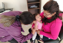 El 23 de mayo se desarrolló una jornada integral de vacunación organizada por el Ministerio de Salud Pública. La campaña estuvo dirigida a quienes se desplazan con frecuencia hacia zonas de riesgo sanitario como la Costa y el Oriente del país, donde el virus de la fiebre amarilla aún representa una amenaza latente.