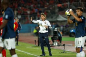 En la Selección Nacional permeada por la sospecha, cualquier movimiento fuera del libreto genera ruido. Y cuando ese movimiento es la inclusión de un juvenil sin minutos en Primera División, llega lo inevitable.