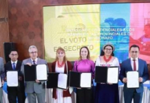 En una ceremonia realizada el 8 de mayo en el “SKY Auditorium” de la Facultad de Ciencias Políticas y Administrativas de la Universidad Nacional de Chimborazo (UNACH), se realizó la entrega oficial de credenciales a los nuevos asambleístas electos de la provincia de Chimborazo, quienes asumieron su responsabilidad tras los comicios.