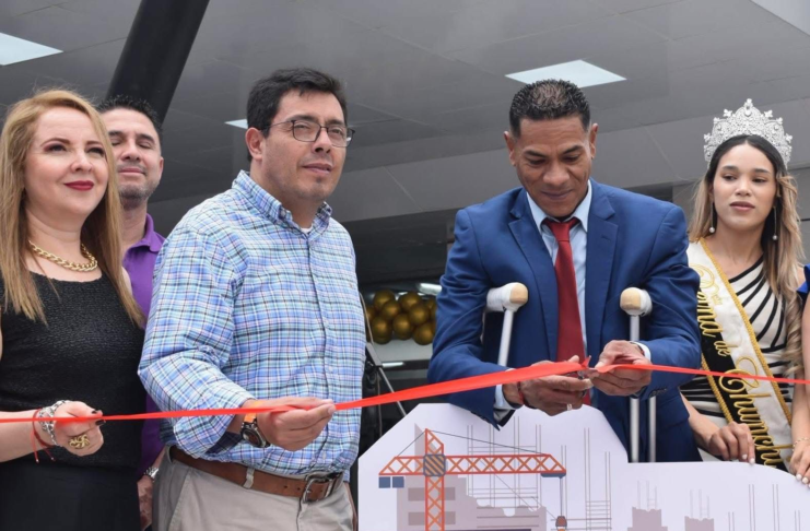 El pasado 9 de mayo se llevó a cabo la inauguración del nuevo Mercado Mariscal Sucre, en Chunchi, una obra emblemática que busca dinamizar la economía local y brindar un espacio digno para los comerciantes del sector.