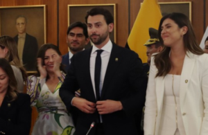 El flamante presidente de la Asamblea Nacional, Niels Olsen (ADN), dio su primera orden para el manejo de uno de los canales de comunicación del Parlamento: desbloquear a usuarios en las cuentas de redes sociales de esta Función del Estado.