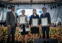 La Escuela Superior Politécnica de Chimborazo (ESPOCH) conmemoró su aniversario número 53 con una sesión solemne realizada el 1 de mayo en su estadio institucional.