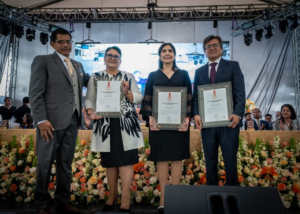 La Escuela Superior Politécnica de Chimborazo (ESPOCH) conmemoró su aniversario número 53 con una sesión solemne realizada el 1 de mayo en su estadio institucional.