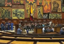 En la Asamblea Nacional, la sesión solemne iniciará a las 11h00 y tendrá doce puntos, entre ellos, la intervención del presidente del Legislativo, Niels Olsen, la toma de juramento a Noboa y Pinto, la imposición de la banda presidencial, la imposición de la Condecoración Nacional de la Orden de «San Lorenzo» en el grado de Gran Collar al presidente Noboa.