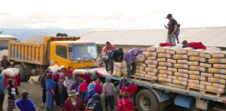 En un importante paso hacia el fortalecimiento de la infraestructura hídrica rural, la Prefectura de Chimborazo, a través de la Dirección de Recursos Hídricos y Riego, realizó la entrega oficial de materiales para la ejecución de una nueva obra de riego en las comunidades de los Páramos Salerón, Quinaguzo, Shungopaguay, Sanjaloma y sus vertientes.