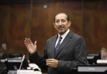 Asambleísta Vela, usted estuvo presente en la posesión del presidente Daniel Noboa el pasado 24 de mayo. ¿Cómo valora este evento institucional y político? Fue un honor estar en la ceremonia. Considero que el país necesita símbolos de institucionalidad y respeto a la democracia.