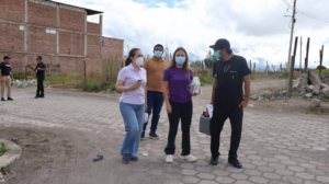 Con el objetivo de frenar el avance de la tosferina y proteger la salud de la población, especialmente de los más pequeños, brigadas médicas del Ministerio de Salud Pública (MSP) se encuentran recorriendo diversos sectores de la provincia de Chimborazo para aplicar vacunas contra esta enfermedad respiratoria altamente contagiosa.