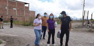 Con el objetivo de frenar el avance de la tosferina y proteger la salud de la población, especialmente de los más pequeños, brigadas médicas del Ministerio de Salud Pública (MSP) se encuentran recorriendo diversos sectores de la provincia de Chimborazo para aplicar vacunas contra esta enfermedad respiratoria altamente contagiosa.