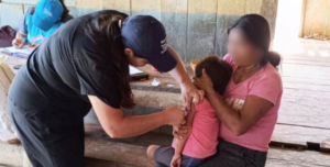 En Taisha, un recóndito cantón ubicado en la provincia de Morona Santiago, hay dolor y desesperación. Hasta este 1 de mayo, se ha reportado la muerte de ocho niños por causas que aún se investigan y hay otros menores hospitalizados en Cuenca y Macas.