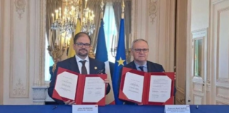 Ecuador y Francia suscribieron un acuerdo de cooperación mutua para apoyarse en temas de seguridad y lucha contra el narcotráfico. Este viernes, 9 de mayo de 2025, François-Noël Buffet, ministro del Interior de Francia, y el ministro del Interior de Ecuador, John Reimberg, firmaron la Carta de Declaración de Intención en París.