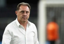 Habla Alex Aguinaga y en Ecuador se escucha con atención. No es para menos. Referente indiscutido, cerebro de la primera gran generación de La Tri y símbolo de una época que sentó las bases del fútbol ecuatoriano moderno.