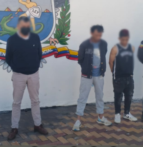 Una motocicleta entregada como parte del rescate por un secuestro, fue el detonante de una ola de amenazas que mantuvo en vilo a una familia en Ambato.
