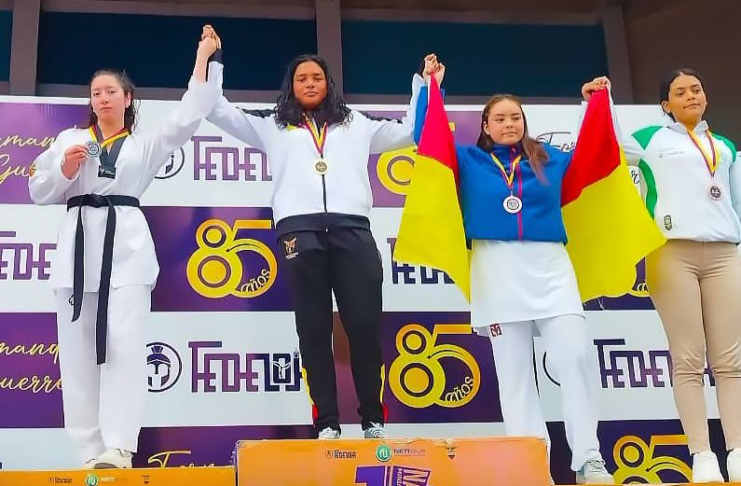 La provincia de Chimborazo celebra un nuevo logro deportivo: Carmen Colcha, destacada taekwondista del cantón Guano, se alzó con la medalla de plata en el XI Campeonato Nacional de Taekwondo Juvenil U22, que se llevó a cabo en la ciudad de Loja del 1 al 3 de mayo de 2025.