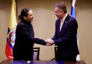 En el marco de la gira internacional del Gobierno Nacional, la ministra de Energía y Minas, Inés Manzano, firmó un memorando de entendimiento con su homólogo de Israel, Eli Cohen.