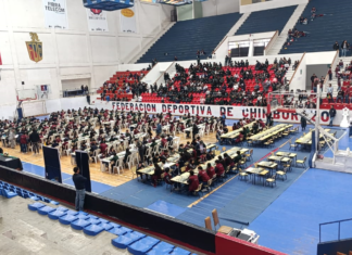 Con el objetivo de promover el pensamiento estratégico, la sana competencia y el desarrollo integral de los estudiantes, la Unidad Educativa “Amelia Gallegos Díaz” organizó este miércoles 7 de mayo la Tercera Edición del Festival Amelino de Ajedrez 2025, en el Coliseo Teodoro Gallegos Borja.