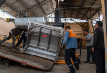 En un paso importante hacia la modernización y mejora de los servicios públicos, el Camal Municipal de Riobamba recibió este 6 de mayo, nueva maquinaria especializada, fortaleciendo su compromiso con la eficiencia, la calidad y el bienestar tanto de trabajadores como de usuarios.