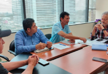 En el marco de su compromiso con el desarrollo y la conectividad de la provincia, el Prefecto de Bolívar, Aníbal Coronel Monar, junto a su equipo técnico, mantuvo una reunión clave con Juan Carlos Camacho Bernita, Subsecretario Zonal 5 del Ministerio de Transporte y Obras Públicas (MTOP), y el Director Distrital Antonio Flores, con el objetivo de impulsar mejoras en la red vial de Bolívar.