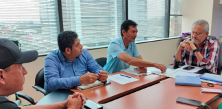 En el marco de su compromiso con el desarrollo y la conectividad de la provincia, el Prefecto de Bolívar, Aníbal Coronel Monar, junto a su equipo técnico, mantuvo una reunión clave con Juan Carlos Camacho Bernita, Subsecretario Zonal 5 del Ministerio de Transporte y Obras Públicas (MTOP), y el Director Distrital Antonio Flores, con el objetivo de impulsar mejoras en la red vial de Bolívar.