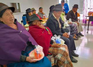 El 10 de mayo de 2025, con motivo de la celebración del Día de la Madre, más de 40 mujeres adultas mayores que forman parte del Centro Gerontológico Intercultural de Colta fueron agasajadas con un emotivo homenaje que reconoció su rol fundamental dentro de sus familias y la comunidad.