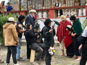 Chimborazo se convierte en el escenario principal de “Karaju”, la nueva película del cineasta chimboracense William León. Esta producción, que antecede la historia de Fernando Daquilema, cuenta con el respaldo del Instituto de Fomento a la Creatividad y la Innovación (IFCI) del Ministerio de Cultura, y reúne a un talentoso equipo de cineastas nacionales, sabios, comuneros y artistas locales, todos concentrados en la comunidad Cachaton San Francisco, en la parroquia Cacha.