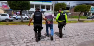 El Juez Multicompetente de Colta dictó una sentencia de 24 meses de prisión y una multa equivalente a seis salarios básicos unificados contra Julio A. T., quien fue encontrado culpable del delito de almacenamiento, transporte y comercialización ilegal de derivados de hidrocarburos, este 28 de mayo.