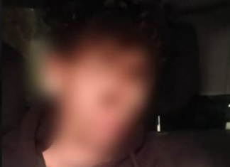 La noche del 22 de mayo de 2025 se convirtió en escenario de un operativo policial que sacudió el sector del circuito 24 de Mayo, en Riobamba. Un adolescente fue aprehendido por agentes del Distrito Riobamba-Chambo al ser sorprendido con un teléfono celular reportado como robado, lo que lo implicaría en un presunto delito de hurto.