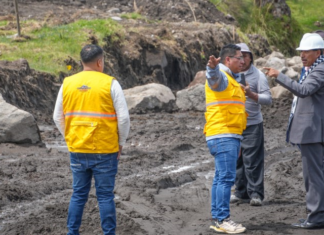 El pasado 1 de mayo, con el objetivo de fortalecer la conectividad rural y mejorar la calidad de vida de los habitantes del cantón Guano, el prefecto de Chimborazo, Hermel Tayupanda, realizó una inspección técnica a los trabajos de mejoramiento vial que se ejecutan en la comunidad Olte San Pedro.