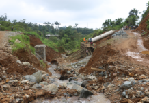 La Prefectura de Bolívar, bajo el liderazgo de Aníbal Coronel y a través de la Dirección de Obras Públicas, avanza con la construcción del puente metálico en la parroquia San Luis de Pambil. Esta obra estratégica se desarrolla conforme al cronograma establecido por el (GAD) Provincial de Bolívar.
