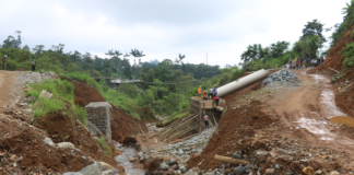 La Prefectura de Bolívar, bajo el liderazgo de Aníbal Coronel y a través de la Dirección de Obras Públicas, avanza con la construcción del puente metálico en la parroquia San Luis de Pambil. Esta obra estratégica se desarrolla conforme al cronograma establecido por el (GAD) Provincial de Bolívar.