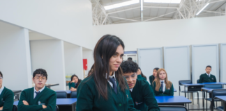 Universidad Indoamérica impulsa el liderazgo femenino en ciencia y tecnología