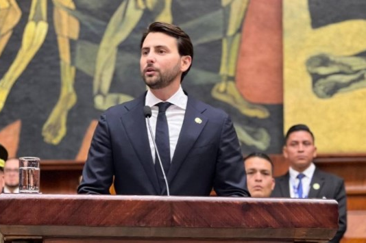 La Asamblea Nacional del Ecuador inicia una nueva etapa en su funcionamiento con un cambio significativo en su agenda de trabajo. Niels Olsen, quien asumió la presidencia del Legislativo el pasado 14 de mayo, anunció una reestructuración de la rutina parlamentaria que busca mejorar la eficiencia y el compromiso de los legisladores.