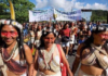 Las comunidades Waorani, asentadas en la provincia de Pastaza, se han convertido en un símbolo de resistencia indígena frente al avance de la explotación petrolera en la Amazonía ecuatoriana.