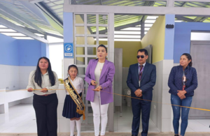Tres instituciones educativas de la provincia de Chimborazo recibieron nuevas infraestructuras por parte del Ministerio de Educación, en un acto que refuerza el compromiso del Gobierno Nacional con la mejora del sistema educativo en sectores rurales y con enfoque intercultural.