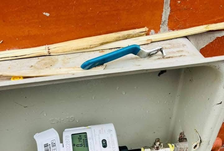 La parroquia Yaruquíes, en Riobamba, ha comenzado a beneficiarse de un innovador proyecto piloto que contempla la instalación gratuita de medidores de agua con tecnología ultrasónica.