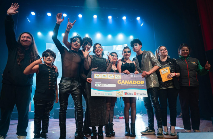 La ciudad de Riobamba vivió una jornada llena de música, talento juvenil y celebración cultural con la final del concurso “Rio-Estudiantinas 2025” y la presentación estelar de la banda ecuatoriana Lolabúm.