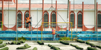 En el marco del compromiso municipal con el deporte y la recuperación de espacios públicos, la Dirección de Cultura, Deportes y Recreación del Municipio de Riobamba informó el inicio de los trabajos de remodelación de la cancha sintética del tradicional barrio Bellavista, una obra esperada por la comunidad.