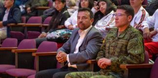 La Brigada Blindada Galápagos y la Escuela Superior Politécnica de Chimborazo (ESPOCH) han sellado una alianza estratégica a través de jornadas de socialización que buscan fortalecer la formación integral de los estudiantes.
