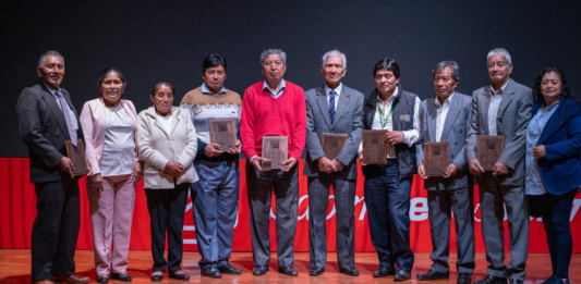 Con el estreno de dos obras audiovisuales, la Escuela Superior Politécnica de Chimborazo (ESPOCH) reafirmó su compromiso con la preservación del patrimonio cultural de Guano, con la participación de autoridades académicas, representantes comunitarios y del sector público, estudiantes y docentes.