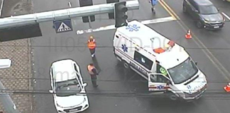 Un accidente de tránsito registrado la mañana del 8 de mayo en la vía Panamericana Norte, a la altura de la calle Río Coca, dejó tres personas heridas, entre ellas un menor de edad.