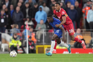 En una actuación sólida y contundente, el Chelsea dio un paso rumbo a la final de la UEFA Conference League tras imponerse 4-1 al Djurgardens, en el duelo de ida por las semifinales del certamen.