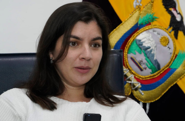 La actual secretaria de Comunicación de la Presidencia, Irene Vélez, ha sido designada como representante del presidente Daniel Noboa ante el directorio de Medios Públicos EP, según lo establece el Decreto Ejecutivo N.º 624, firmado el pasado 7 de mayo durante la gira internacional del mandatario en Francia.
