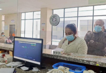 En el Hospital General del IESS Riobamba, los médicos ya no solo luchan contra las enfermedades. Ahora también enfrentan una batalla silenciosa pero constante: la de operar sin insumos, recetar sin medicinas y atender pacientes con las manos atadas. Una lucha que, después de meses de silencio institucional, decidieron llevar a la luz pública.