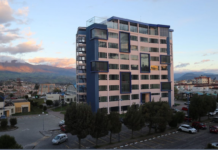Con el objetivo de analizar y proponer estrategias para el crecimiento económico y social de Riobamba y la provincia de Chimborazo, la Universidad Nacional de Chimborazo (UNACH) será sede del evento “Riobamba Estratégica: claves para el desarrollo productivo”, el próximo miércoles 21 de mayo en el Sky Auditorium del campus Edison Riera, ubicado en la vía al cantón Guano. La jornada comenzará a las 10H30.