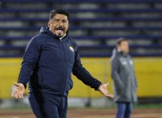 La crisis financiera vuelve a golpear a El Nacional. Cuando el equipo empezaba a mostrar señales de recuperación en lo futbolístico, el panorama institucional se vuelve otra vez oscuro, el plantel profesional del Bi-Tri decidió no entrenar en protesta por los sueldos impagos, una situación que arrastra desde hace meses y que amenaza con desbordarse.
