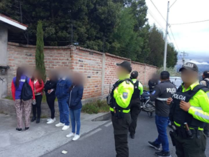 Un operativo interinstitucional liderado por la Agencia de Aseguramiento de la Calidad de los Servicios de Salud (ACESS), reveló el 19 de mayo, un centro ilegal de rehabilitación en Guano, Chimborazo, donde personas eran retenidas bajo condiciones alarmantes de hacinamiento y maltrato.