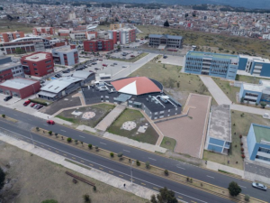 Ante el repunte de casos de tosferina a nivel nacional, la Escuela Superior Politécnica de Chimborazo (Espoch) ha decidido suspender sus clases presenciales durante la semana del 26 al 30 de mayo de 2025, como medida preventiva para resguardar la salud de su comunidad académica.